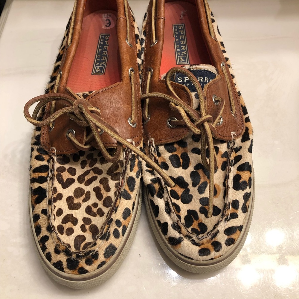 Leopard Sperrys